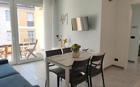 Matthias Home - Milan - Modern And Cozy Flat, Close To The Metro - 10Min From Central Station